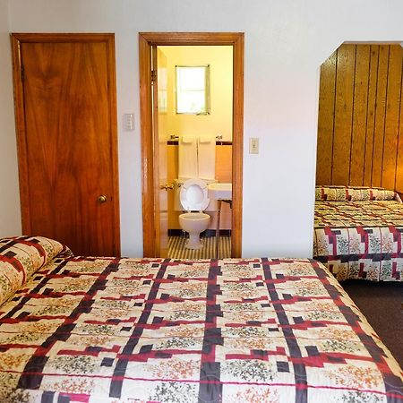 Stagecoach Motel Colorado Springs Exterior photo