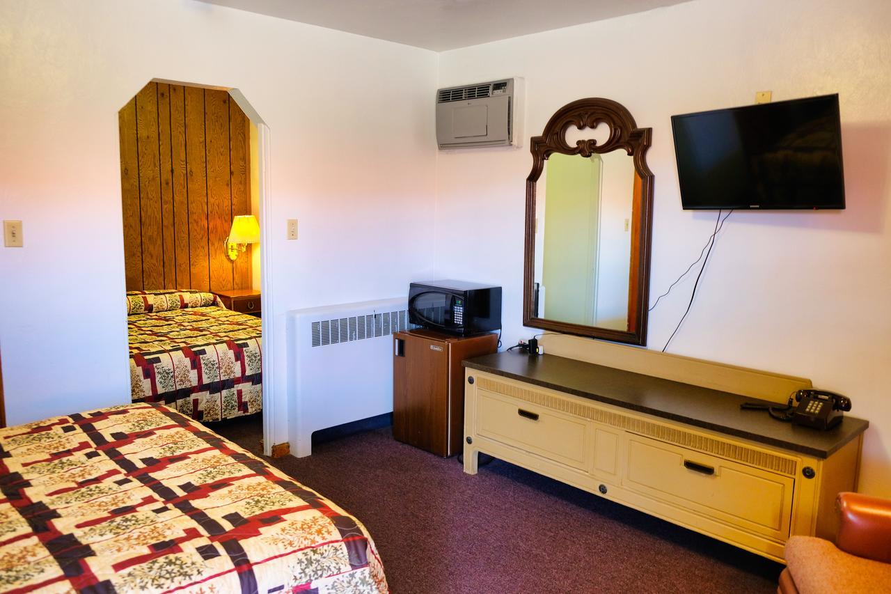 Stagecoach Motel Colorado Springs Exterior photo