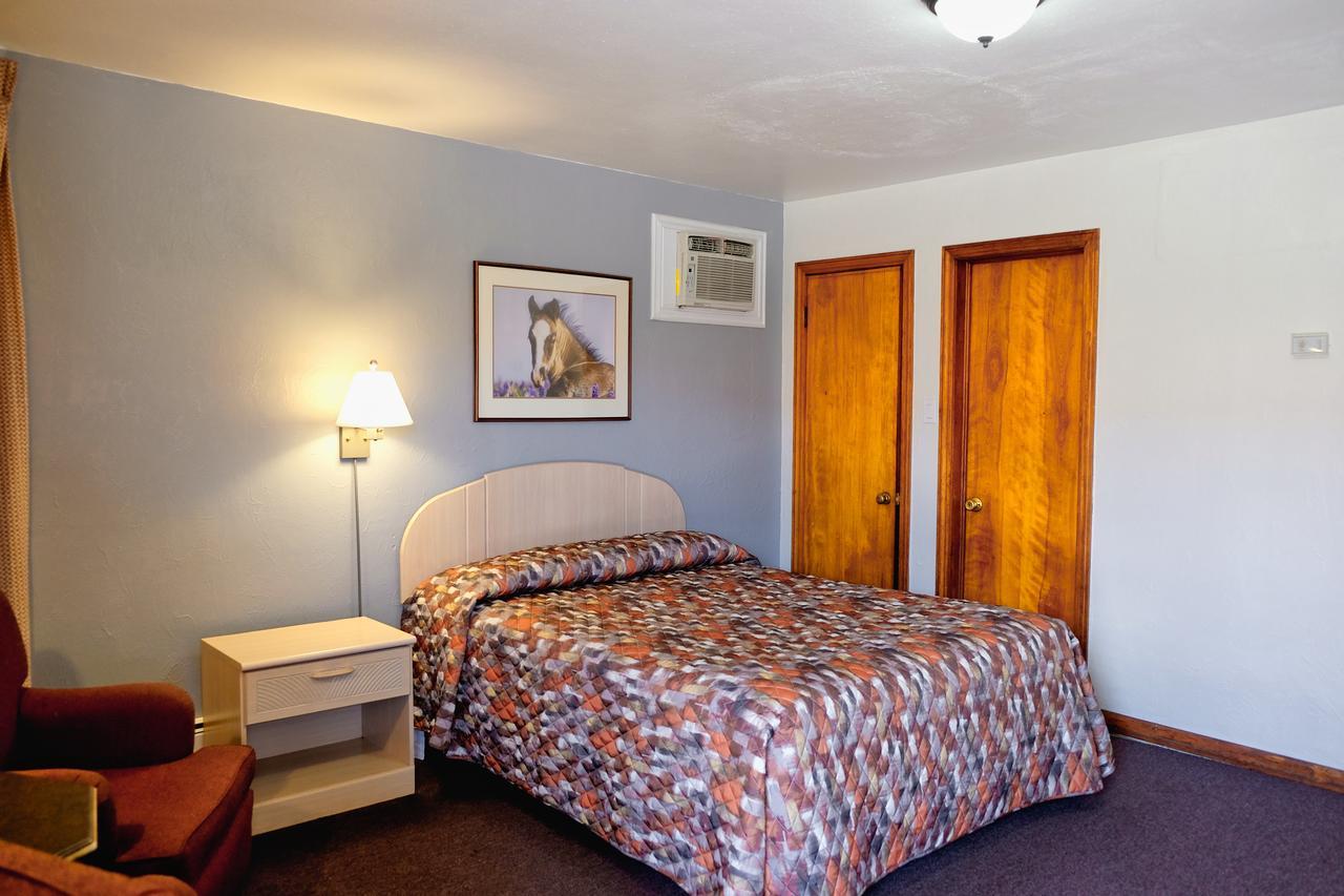 Stagecoach Motel Colorado Springs Exterior photo