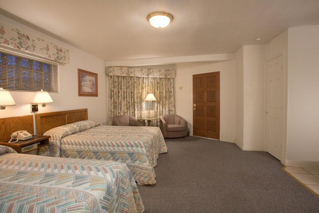 Stagecoach Motel Colorado Springs Room photo